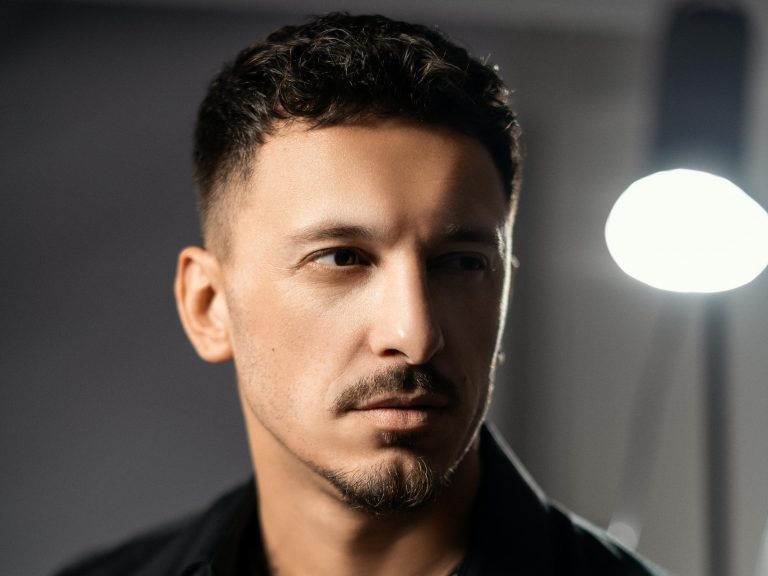 Nino Hrustemović najavio album singlom “Sačuvaj moj broj”