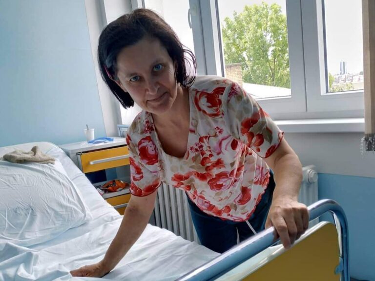 Pokrenut apel za Jasnu koja vodi borbu s Parkinsonovom bolešću