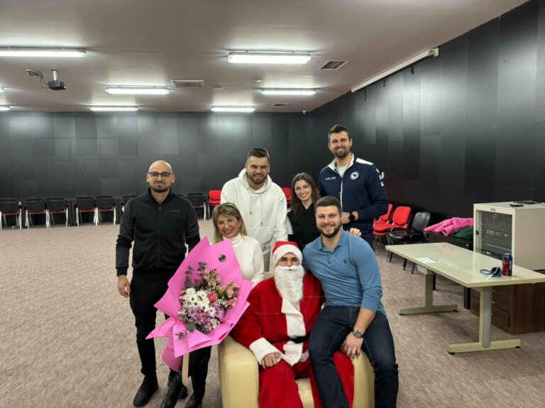 Đemila Talić Gabriel novogodišnjim paketićima obradovala mališane u Hercegovini